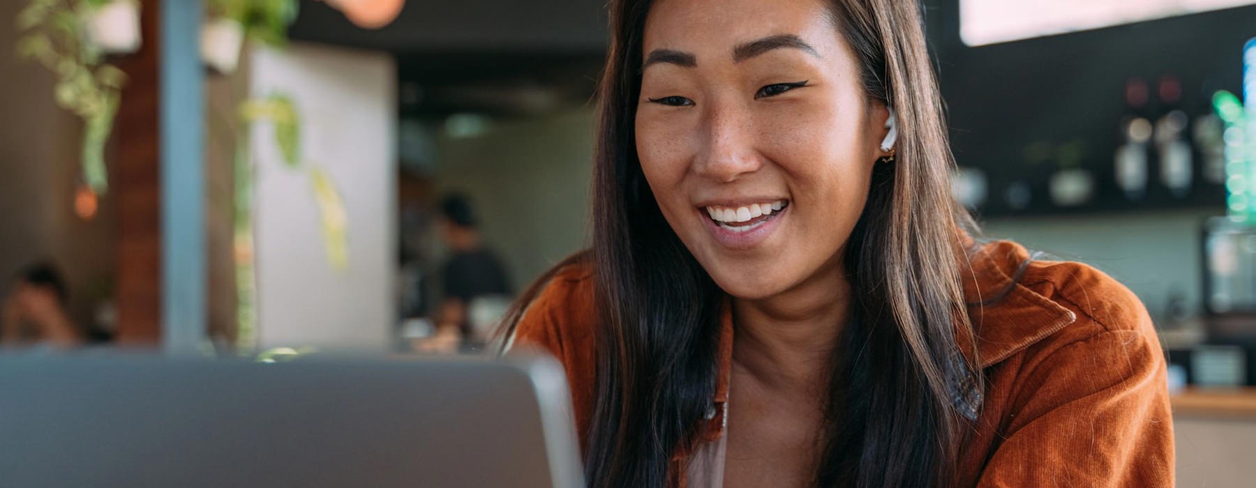 woman on laptop